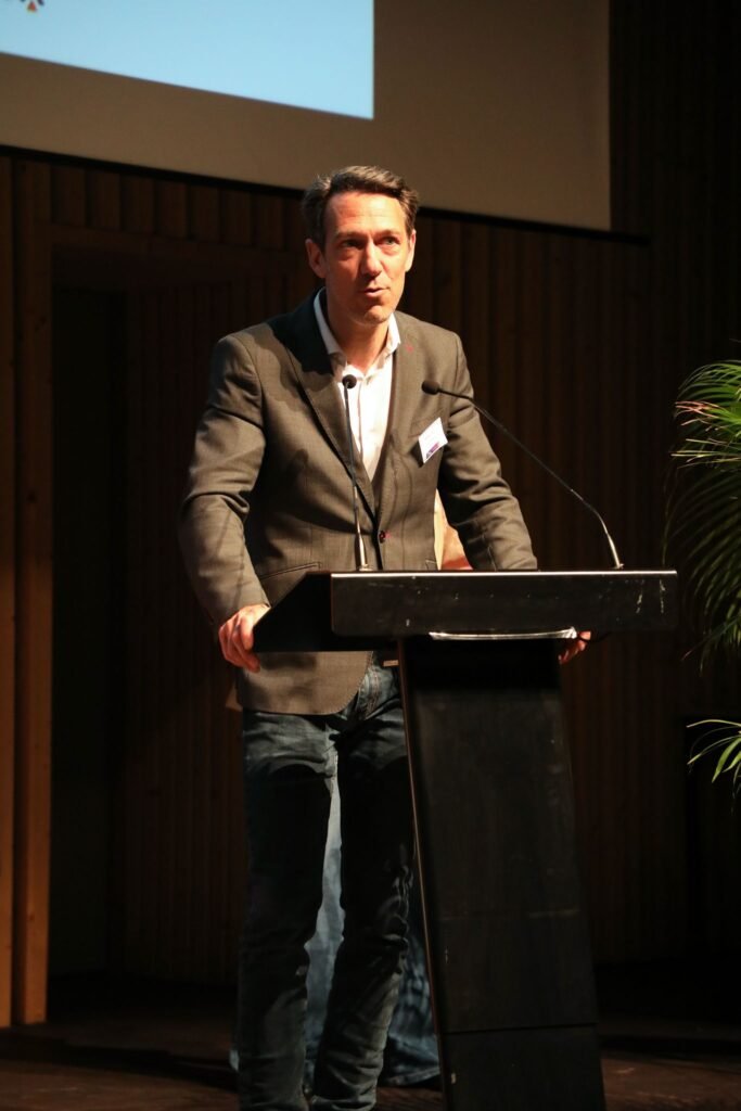 Joris Benelle: TAYLOR MADE